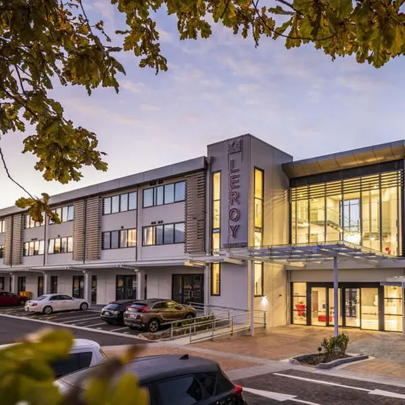 О поставках отеля Easton