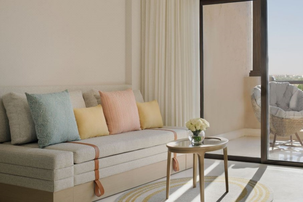 0226o12000au04epfEAB6_W_1080_808_R5_D