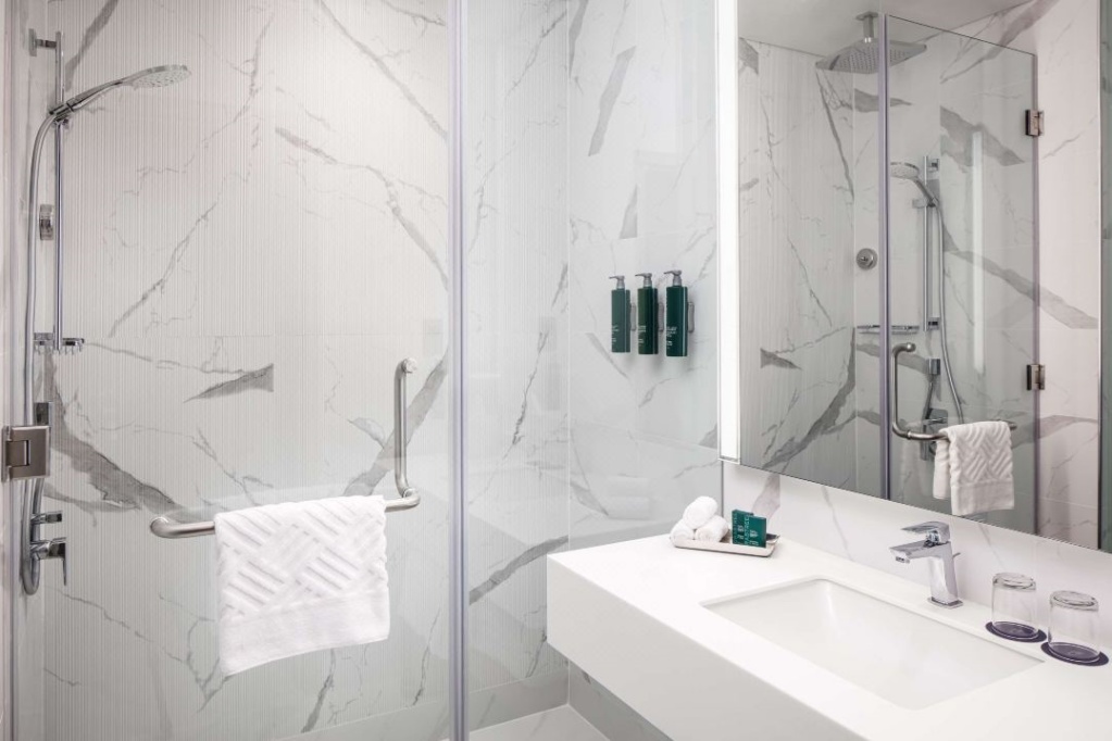 0220k12000bbfk03i0EE1_W_1080_808_R5_D