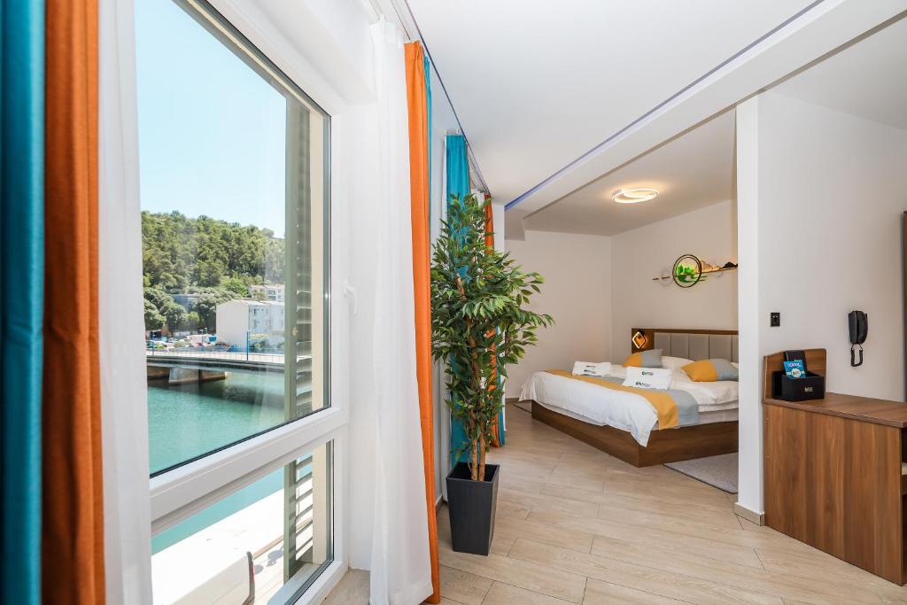 Обновите ванные комнаты в отеле: выбирайте подходящие аксессуары для гигиены и комфорта гостей