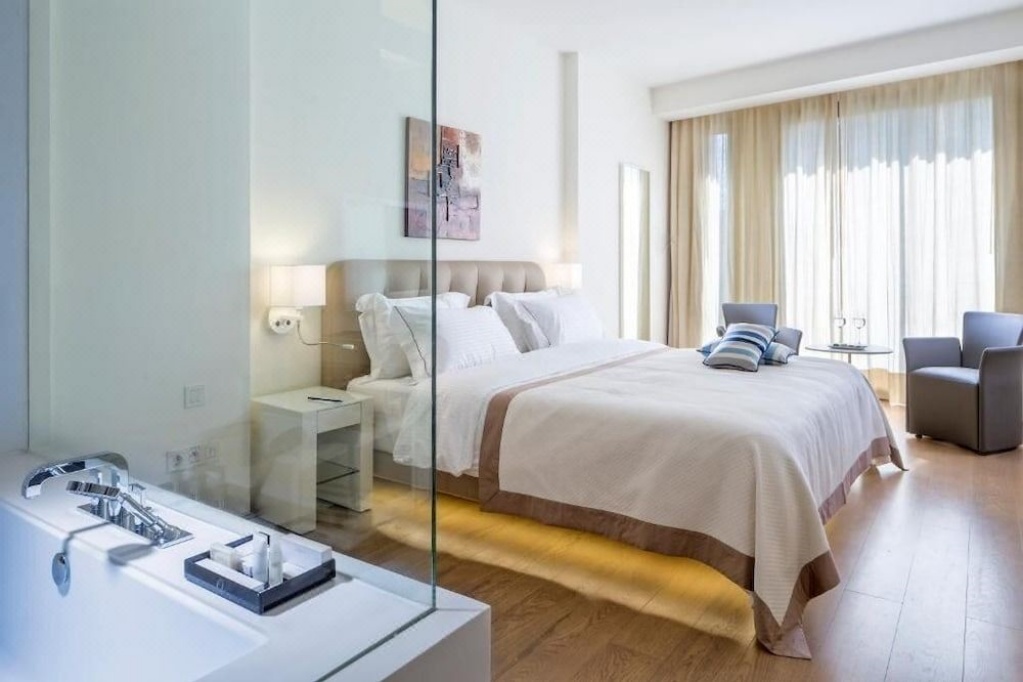 0222q1200099r9mveE8F2_W_1080_808_R5_D