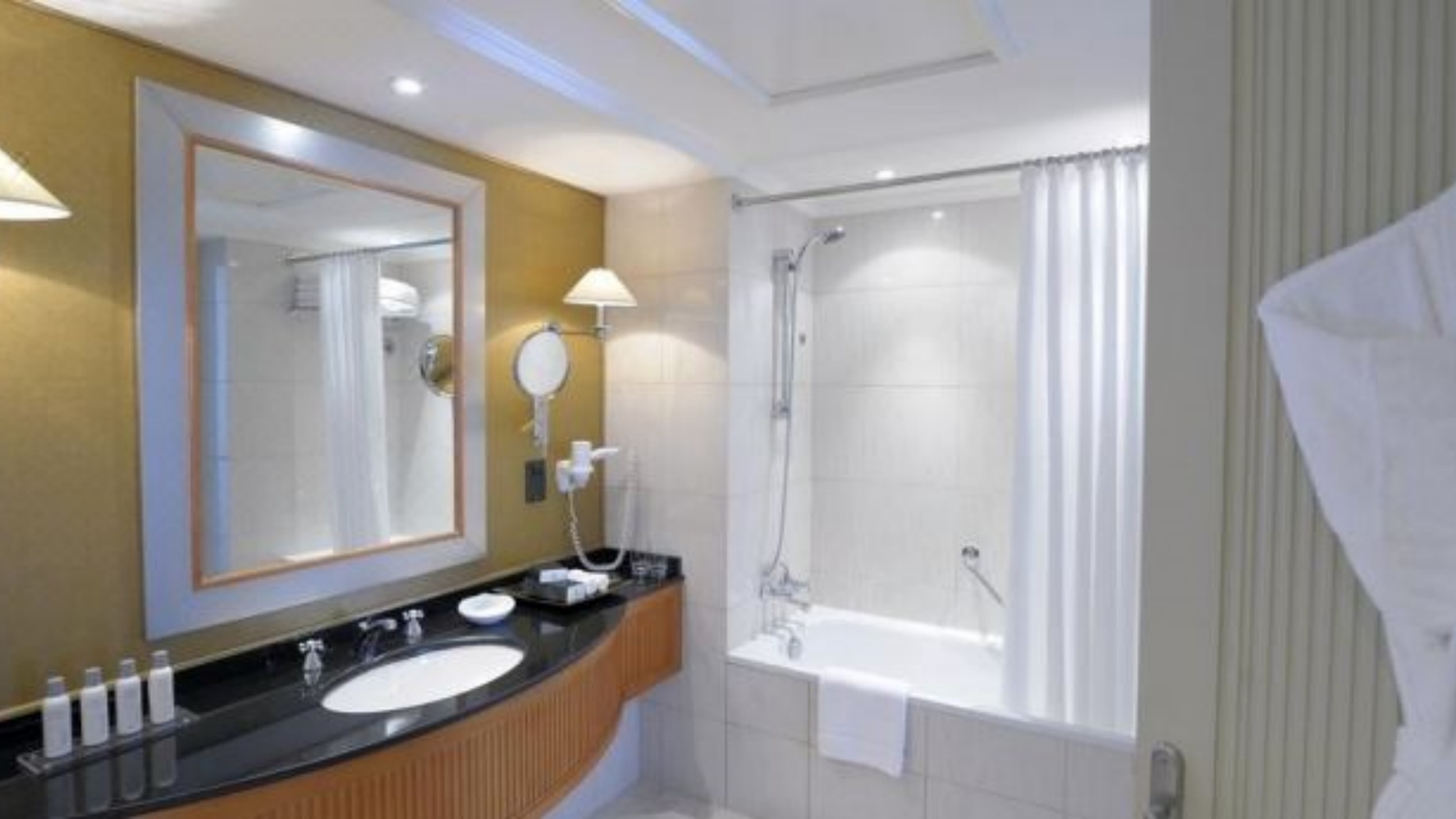 0222q12000ab3j6i2C968_W_1080_808_R5_D