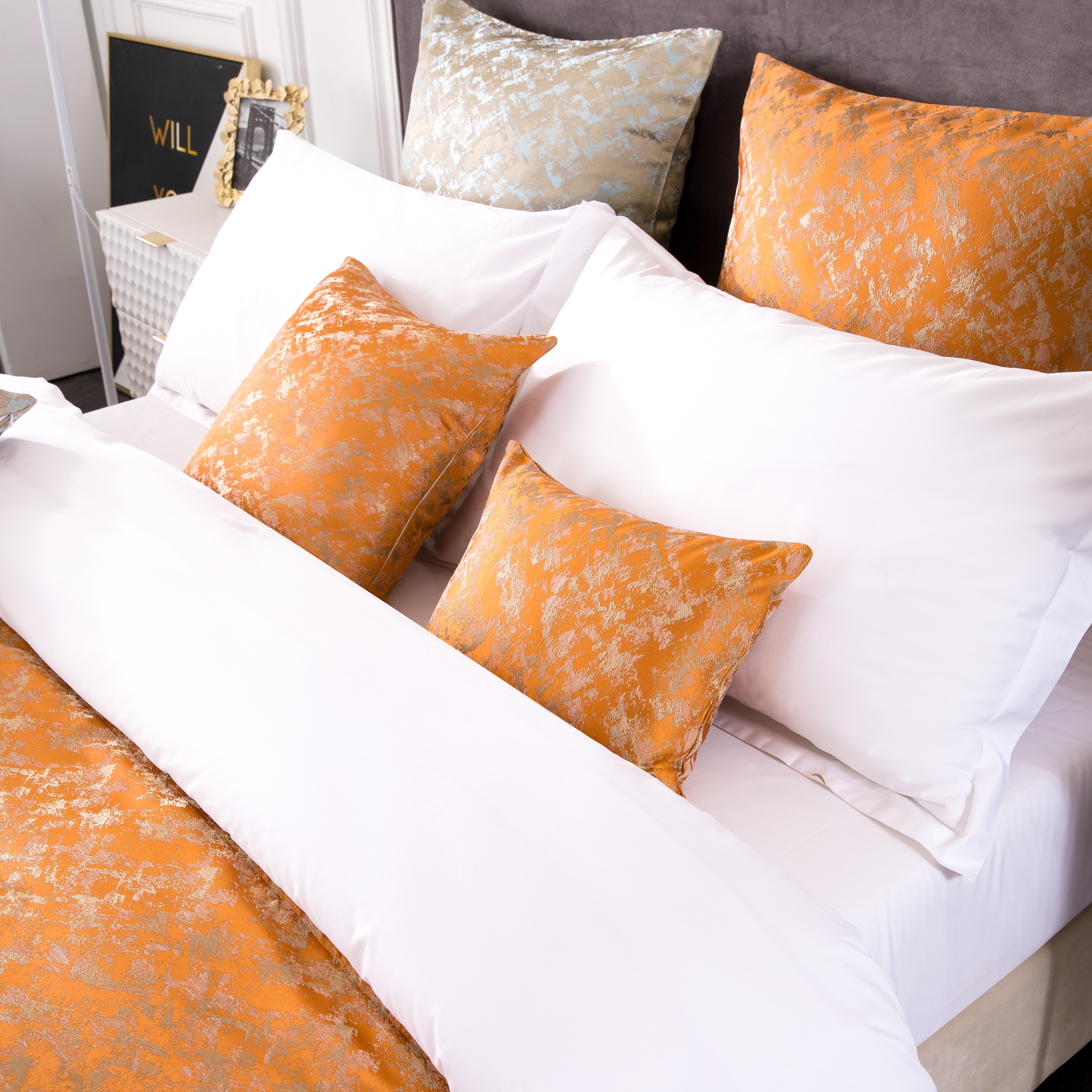 Отель Professional Guest Room Bed Runner Cushion